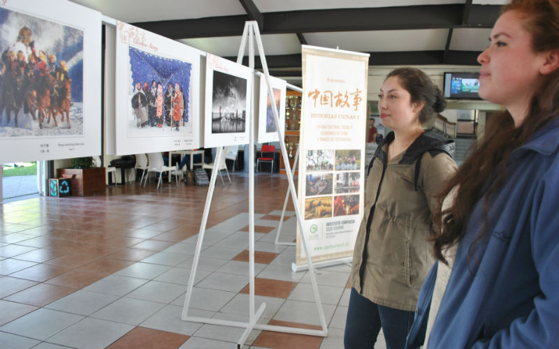 Con exposición fotográfica el Instituto Confucio de la Universidad Santo Tomás Osorno celebra sus 10 años de vida